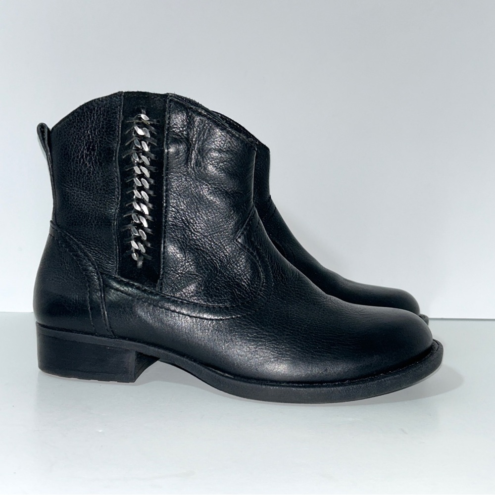 NEW Nurture Size 6.5 M WILLA Black Leather Chain Ankle Boots Booties